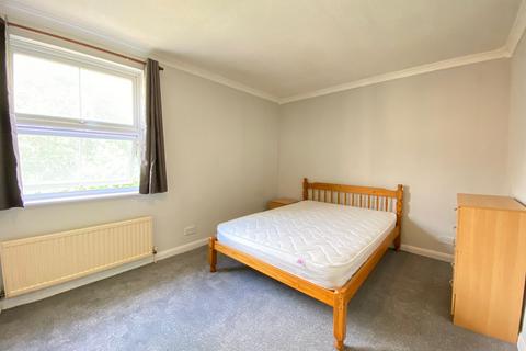 4 bedroom house share to rent, Orange Terrace, Rochester, Kent