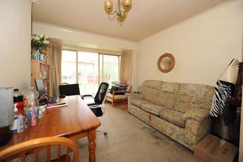 185 Eastcote Road, Ruislip, HA4 8BJ