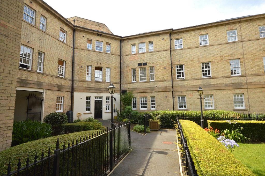 35 Parklands Manor, Tuke Grove... 2 bed apartment £130,000