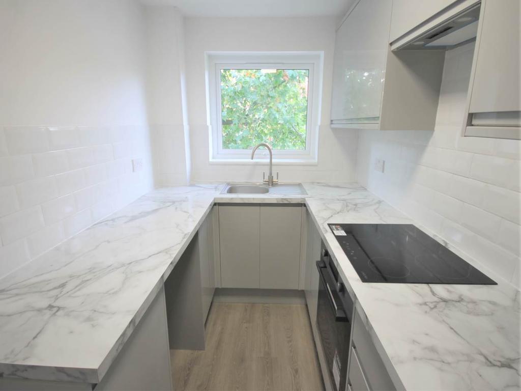 Malcolm Court, Romford Road, Forest Gate 1 bed flat to ...