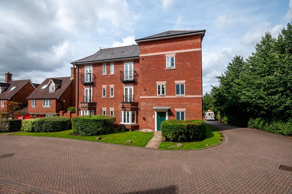 Ballantyne Place, Winwick... 2 bed flat £145,000