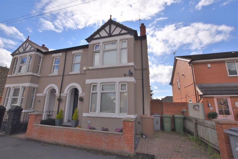 Knutsford Road, Moreton 4 bed semidetached house £275,000
