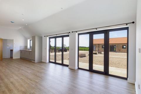 3 bedroom barn conversion to rent, Westville Road, Thornton Le Fen