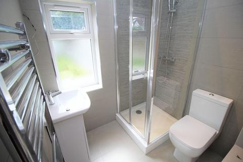 4 bedroom end of terrace house to rent, Beechcroft Road Tooting Bec SW17 7BZ