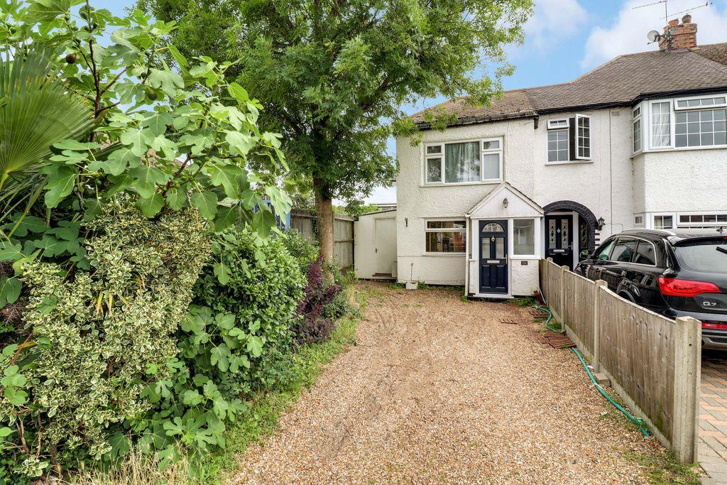 Wheatsheaf Lane, StainesUponThames... 2 bed end of terrace house £