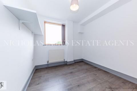 2 bedroom apartment to rent, West Green Road, London N15