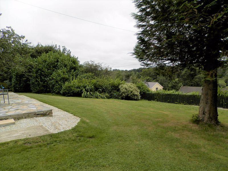 Lawned Gardens