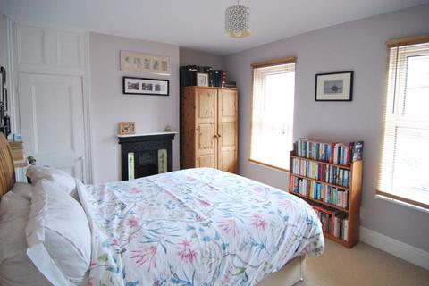 27 Deans Walk, Gloucester, GL1 2PX