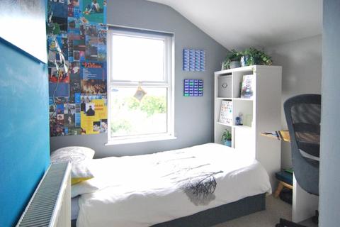 27 Deans Walk, Gloucester, GL1 2PX