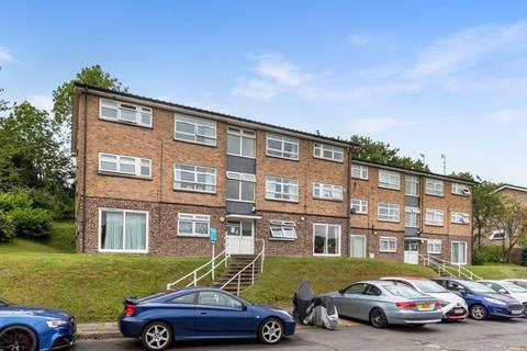 35 Edgeworth Close, Whyteleafe, CR3 0BW