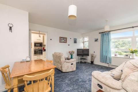 35 Edgeworth Close, Whyteleafe, CR3 0BW