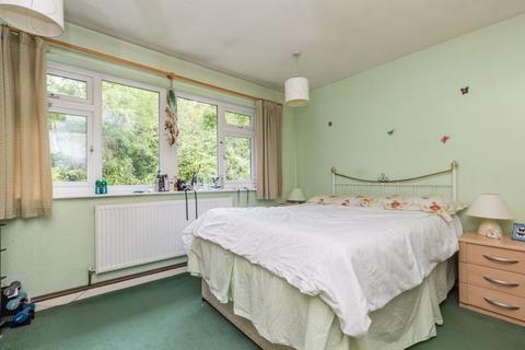 35 Edgeworth Close, Whyteleafe, CR3 0BW