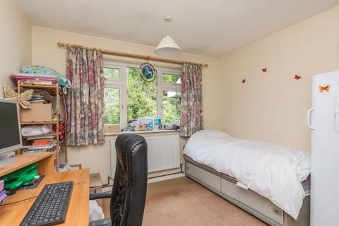 35 Edgeworth Close, Whyteleafe, CR3 0BW