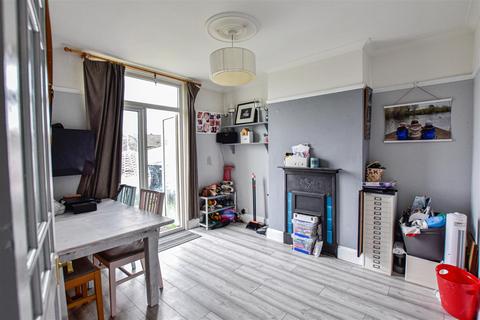 24 Earl Road, Northfleet, Gravesend, DA11 7AF