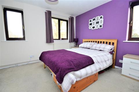 32 Ellison Close, Attleborough, NR17 1QT
