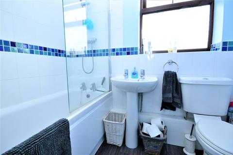 32 Ellison Close, Attleborough, NR17 1QT