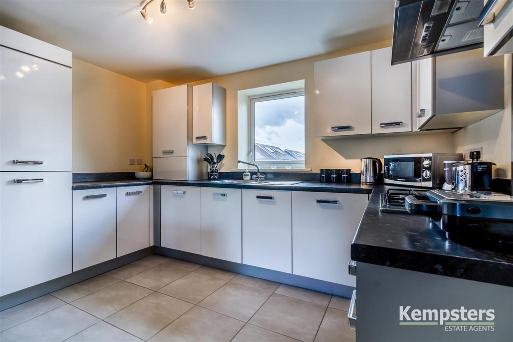 Kitchen 1.jpg