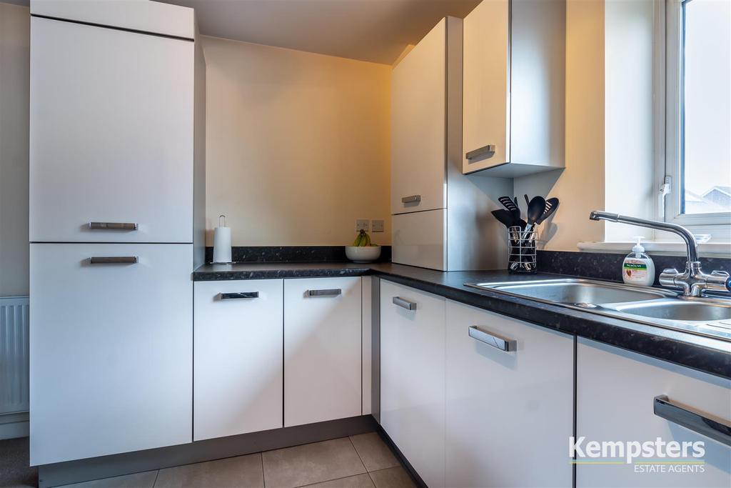 Kitchen 4.jpg