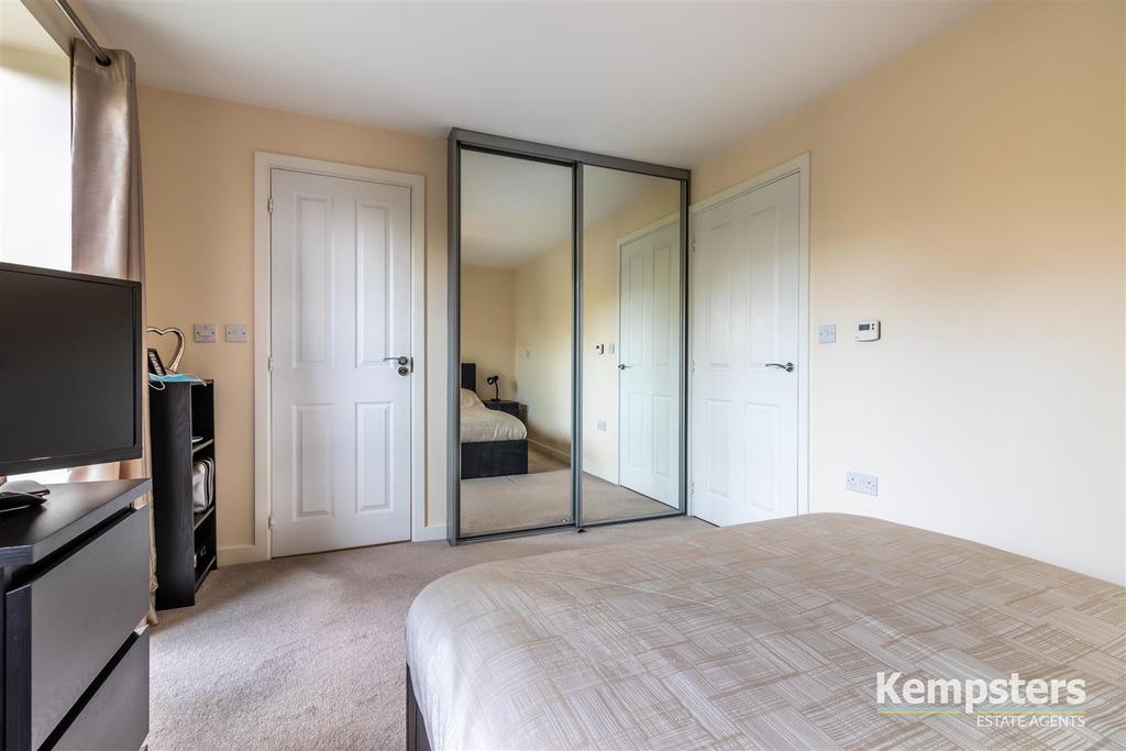 Bedroom 1 3rd.jpg
