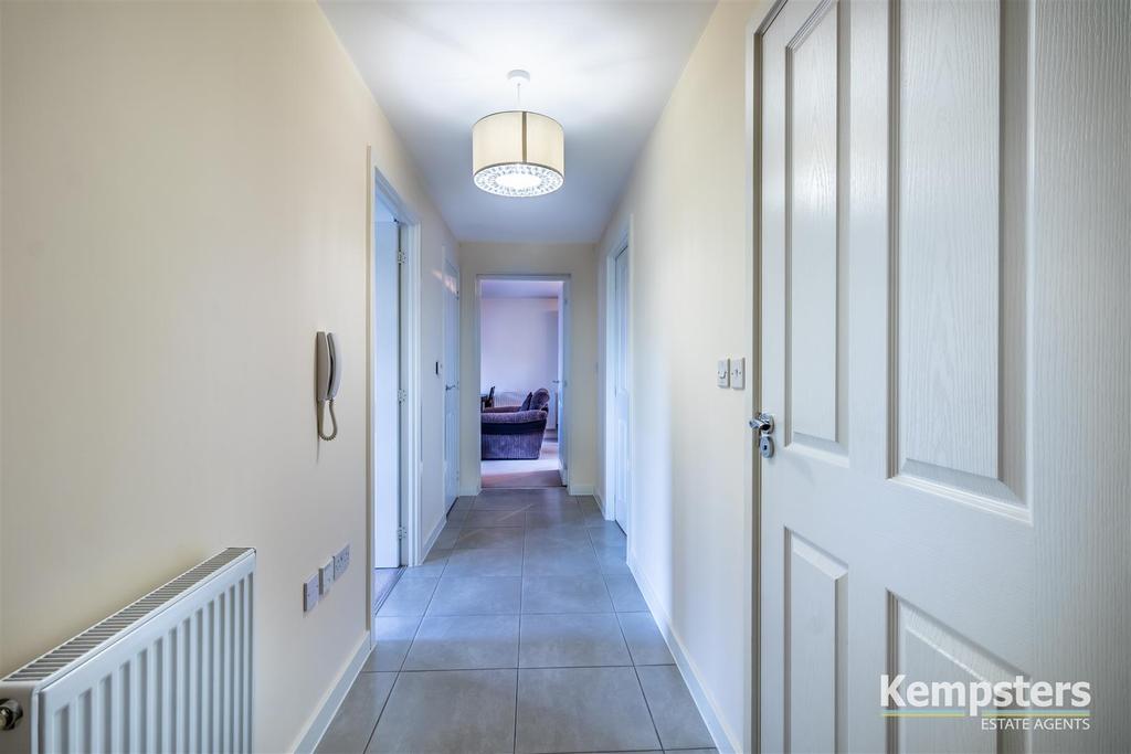 Hallway 1.jpg