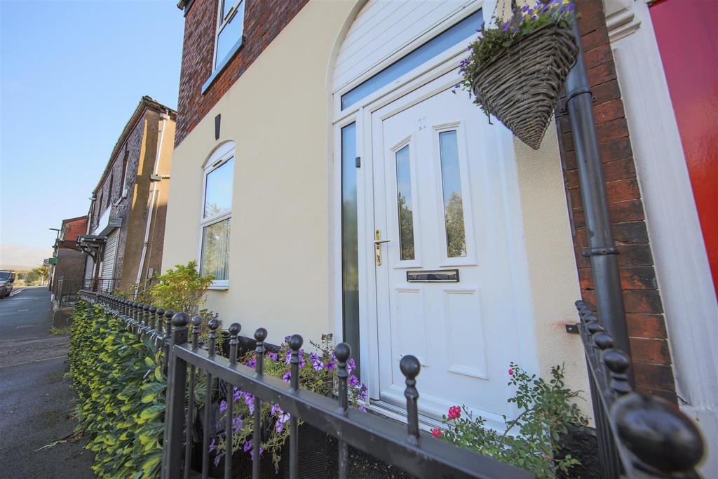 Hornby Street, Heywood 2 bed apartment £695 pcm (£160 pw)