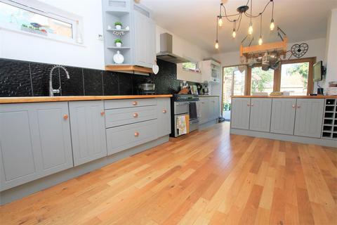 29 Beechwood Drive, Norwich, NR7 0LN