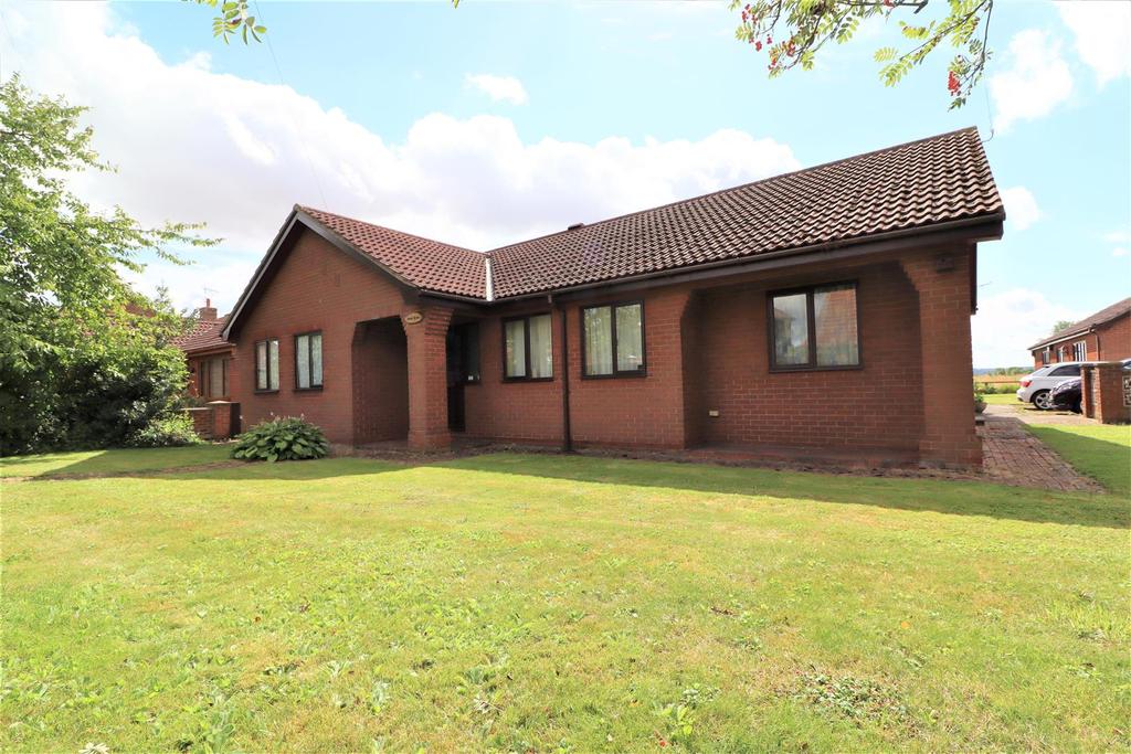 Main Street, Broomfleet, Brough 4 bed detached bungalow £365,000