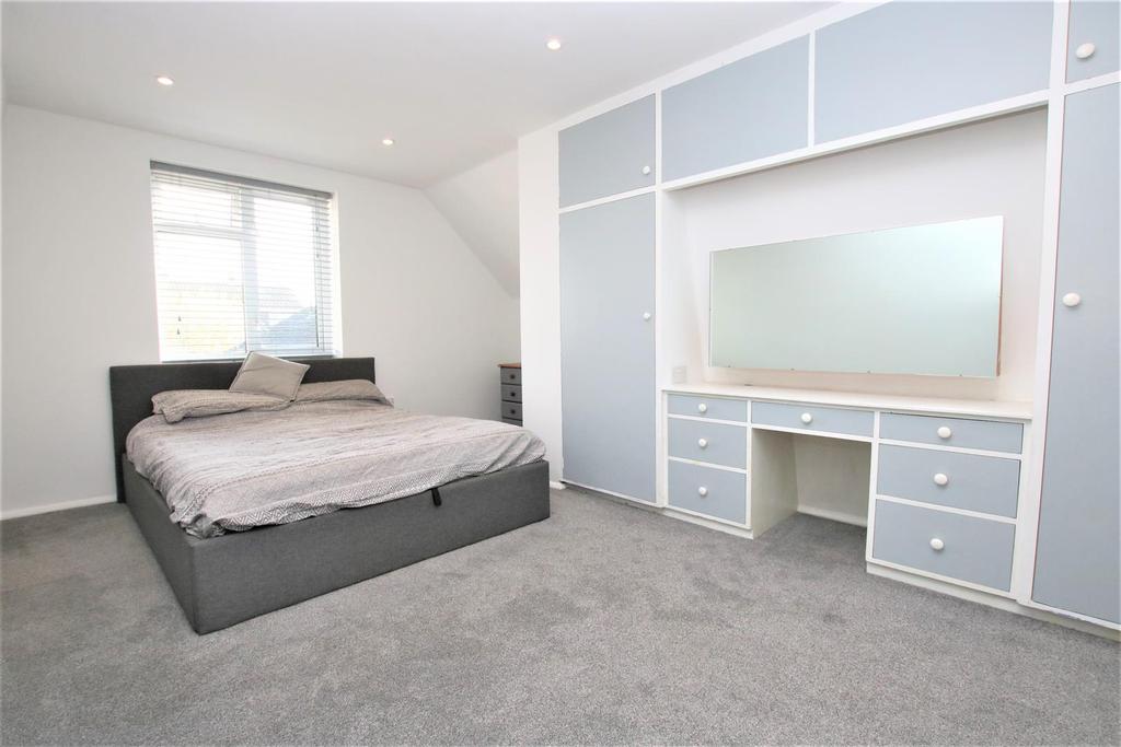 Three Corner Drive, Norwich 3 bed detached bungalow £250,000