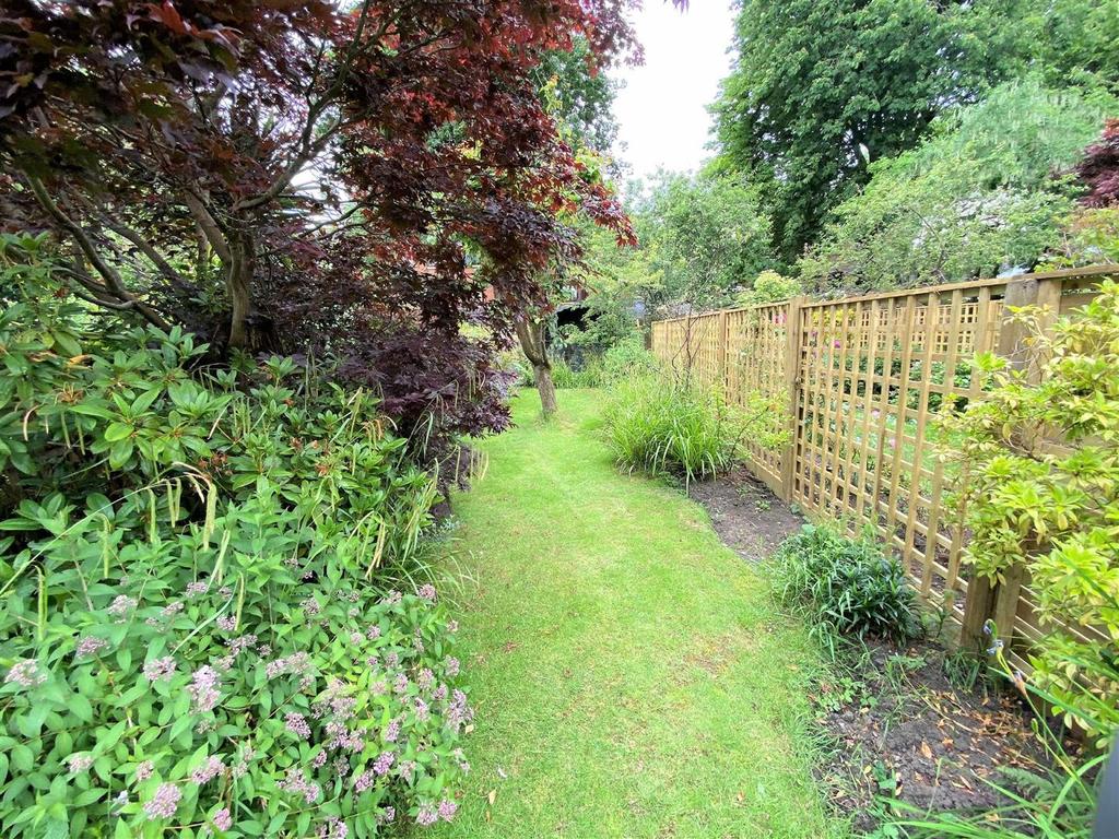 Lidgate Grove, Didsbury 2 bed terraced house £450,000
