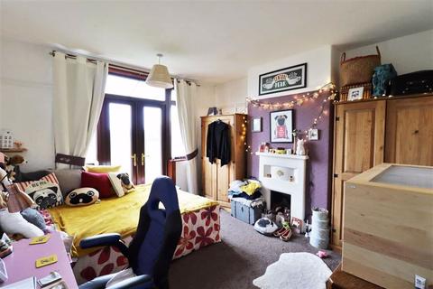 21 Berkeley Crescent, Uphill, Weston-super-mare, BS23 4XZ