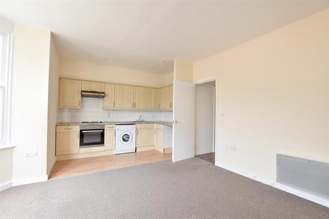 1 bedroom flat to rent, Redhill, Surrey