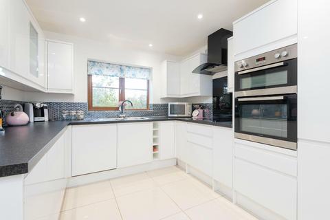 Sunny View Hingham Road, Great Ellingham, Attleborough, NR17 1JE