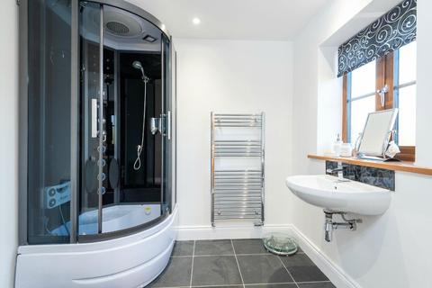 Sunny View Hingham Road, Great Ellingham, Attleborough, NR17 1JE