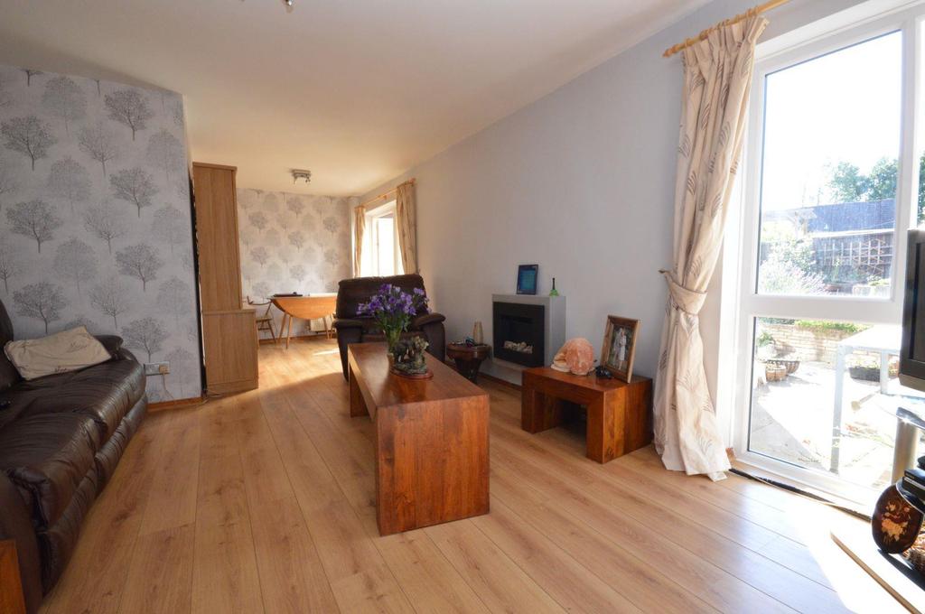 Lounge 2.jpg