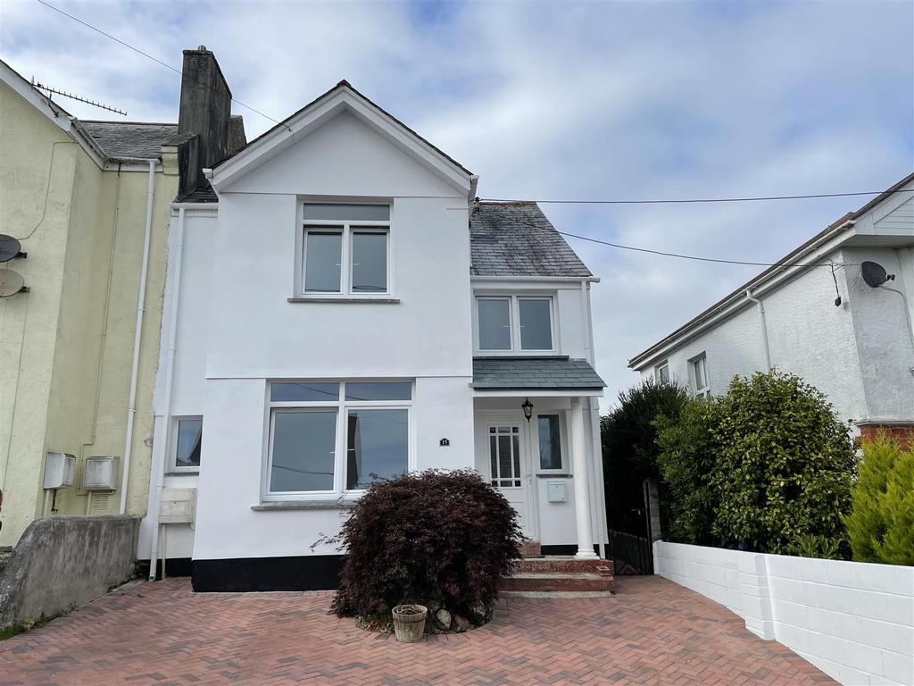 Poltair Avenue, St. Austell 2 bed semidetached house £200,000
