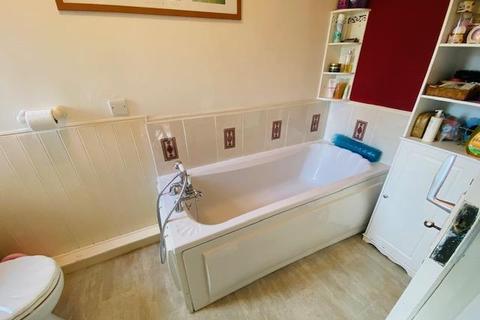 20 Brookfield Road, Northampton, NN2 7LS