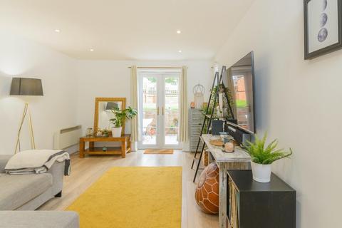 Flat 2, 45 Kingsdown Parade, Bristol, BS6 5UG