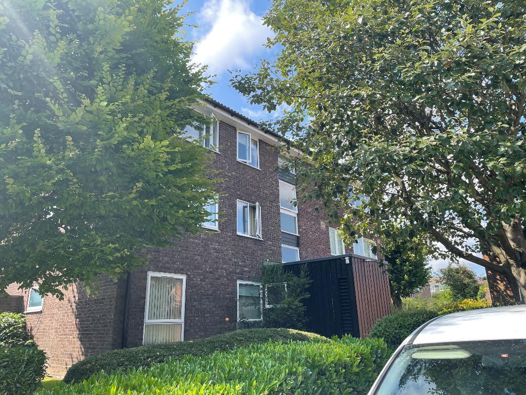 Ladygrove, Forestdale, Croydon, Surrey, CR0 9LT 2 bed flat £280,000