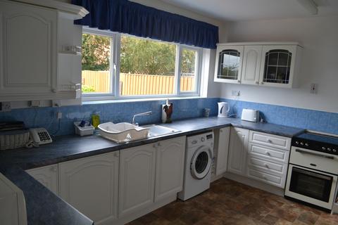 5 Beacon Gardens, Lichfield, WS13 7BQ