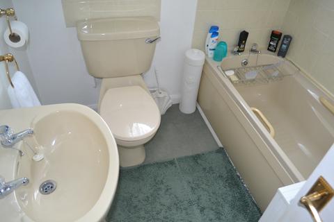 5 Beacon Gardens, Lichfield, WS13 7BQ