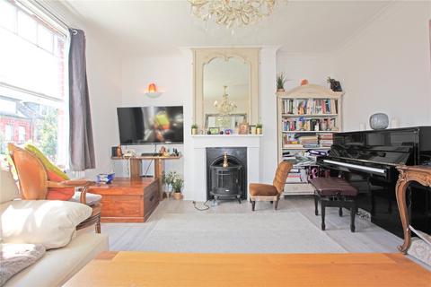 3 bedroom apartment for sale, Harold Road, London, N8