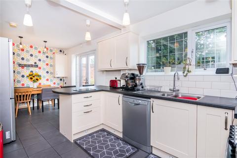 10 Brantley Avenue, Finchfield, Wolverhampton, WV3 9AP
