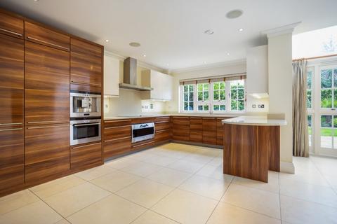 6 bedroom detached house to rent, Queens Hill Rise, Ascot, Berkshire