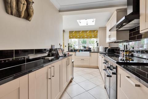 51 Pickhurst Rise, West Wickham, BR4 0AD