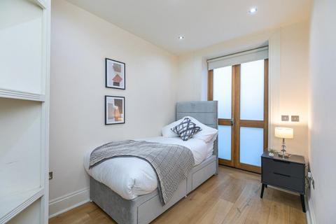 4 bedroom flat to rent, Pembridge Gardens, Notting Hill, London, Royal Borough of Kensington and Chelsea, W2