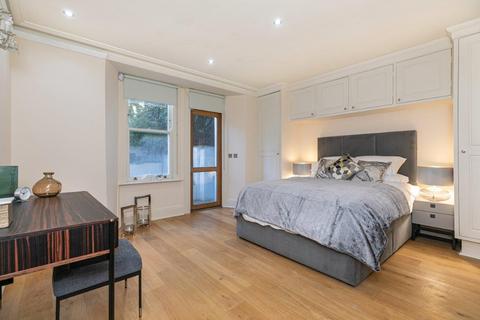 4 bedroom flat to rent, Pembridge Gardens, Notting Hill, London, Royal Borough of Kensington and Chelsea, W2