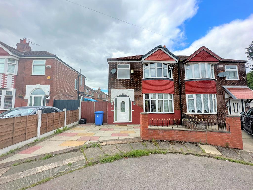 3 Bedroom Semi Detached for Sale