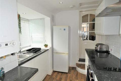 3 bedroom house share to rent, Refinery Street, Newcastle-under-Lyme, Staffordshire, ST5 1LJ
