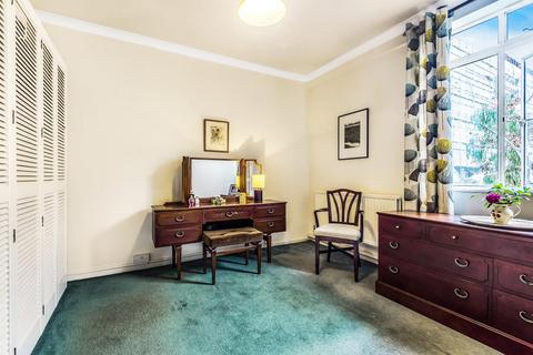 Flat 11, Newbury House Hallfield Estate, London, W2 6HH