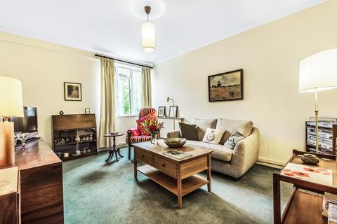 Flat 11, Newbury House Hallfield Estate, London, W2 6HH